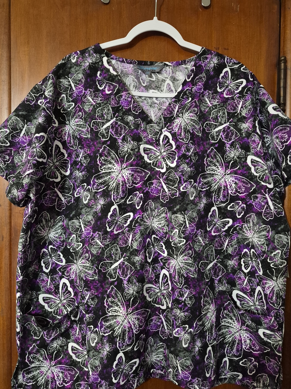 Women’s V-Neck Butterfly Print Scrub Top - Purple & Black